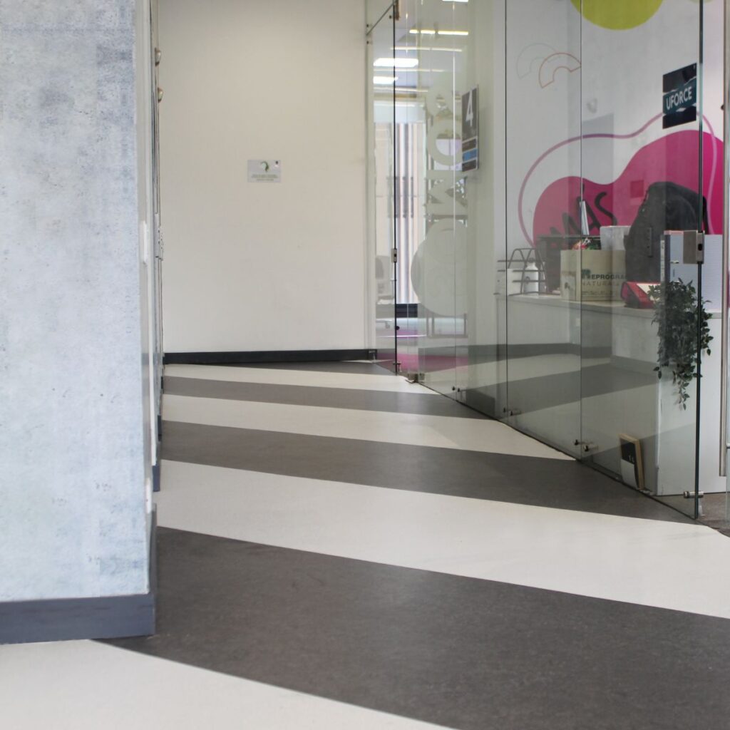 30 Pisos En Vinilo, Pvc, Cerámica, Laminado Y Spc De Las Marcas Decotile Y Lg Hausys. Pisos Vinilo Vinílicos Ceramicos PVC Laminados SPC